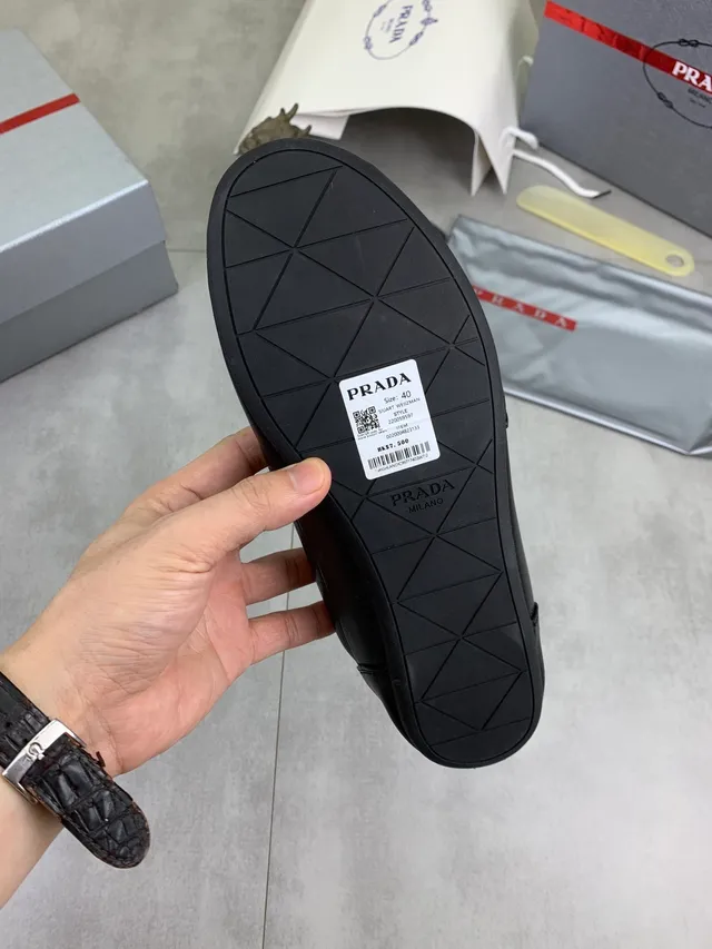 Prada Black Leather Lace-Up Casual Shoe